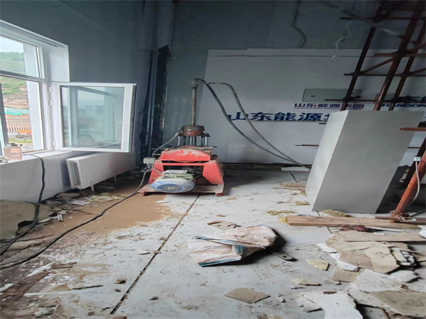 苏尼特右地基基础下沉墙体裂缝加固注浆顶升施工